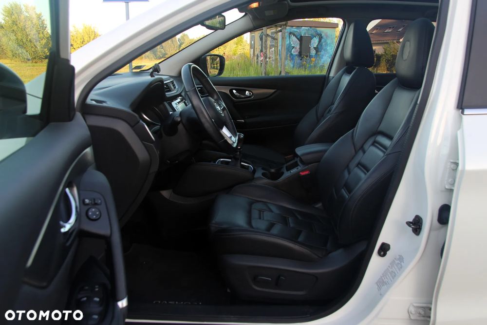 Nissan Qashqai 1.3 DIG-T Tekna - 23