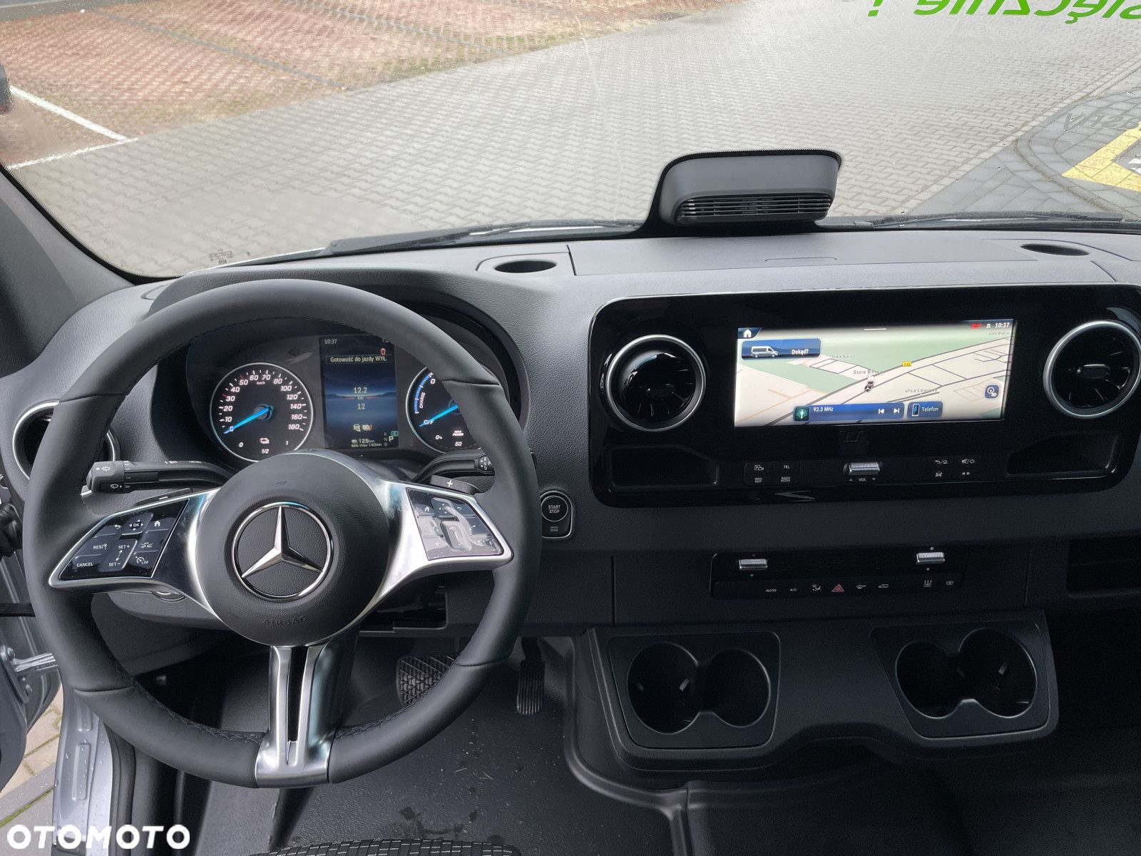 Mercedes-Benz eSprinter - 12