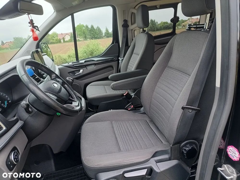 Ford Tourneo Custom 2.0 EcoBlue L1 Titanium - 13