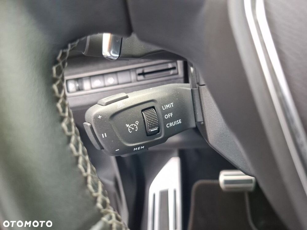Peugeot 3008 1.2 PureTech Road Trip S&S EAT8 - 20