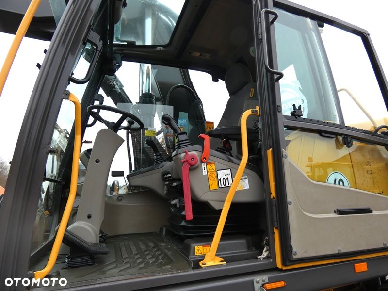 Volvo EW140D ROTOTILT ZE SZCZYPCAMI / Sprowadzona / - 16