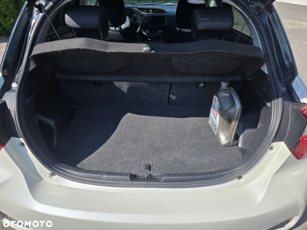Toyota Yaris 1.5 Premium - 8