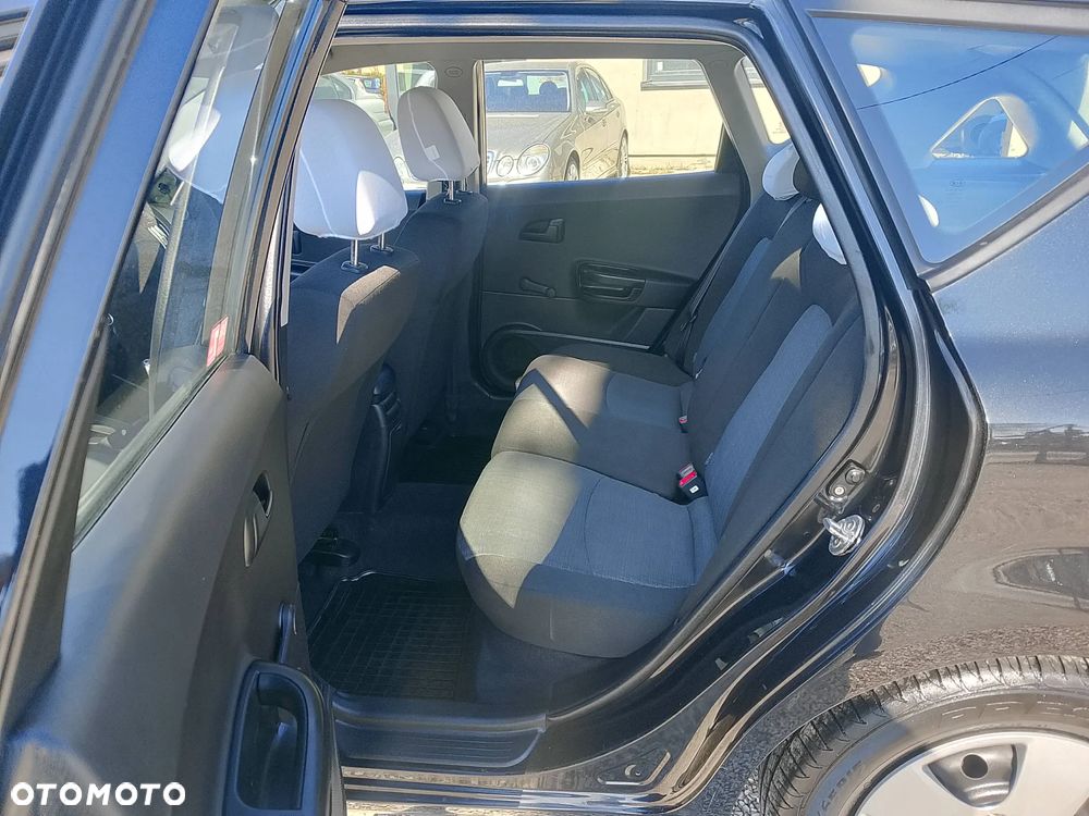 Kia Ceed - 9