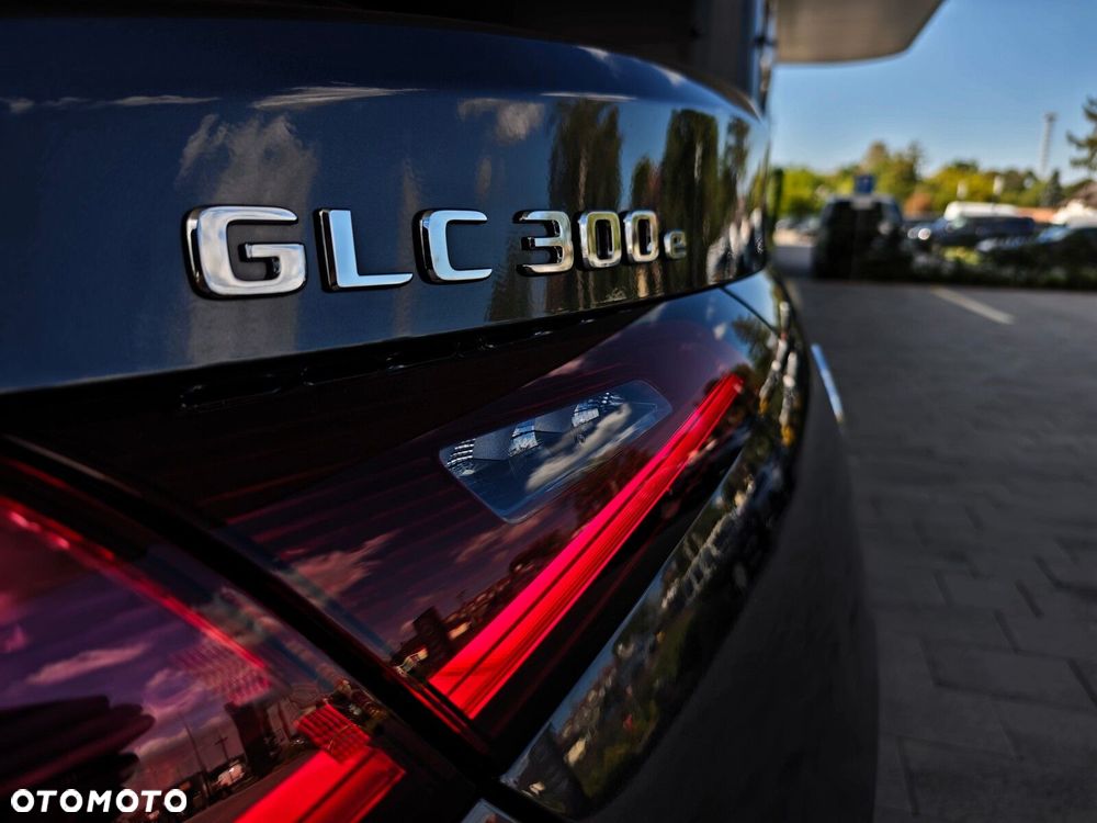 Mercedes-Benz GLC 300 e PHEV 4-Matic AMG Line - 30