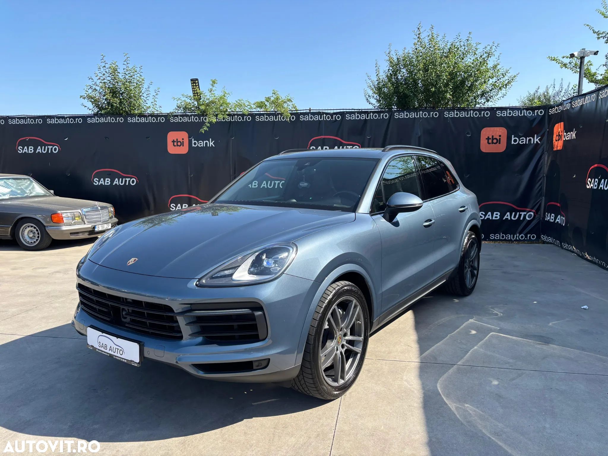 Porsche Cayenne S - 1