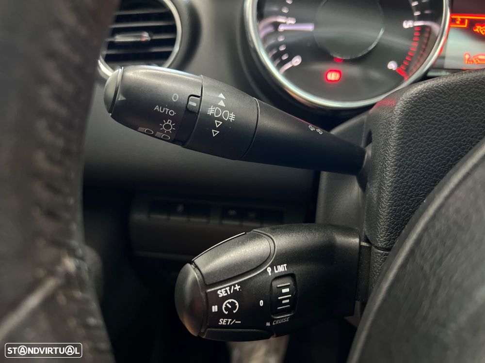 Peugeot 5008 1.6 BlueHDi Allure J17 - 21