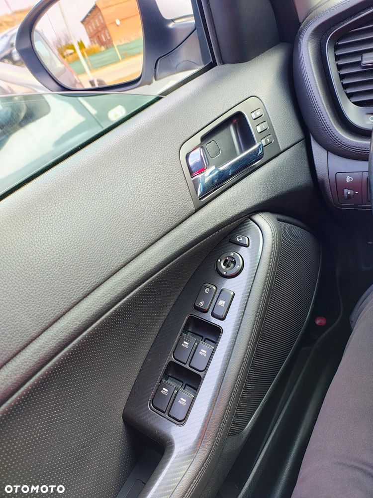 Kia Optima 2.0 L - 10