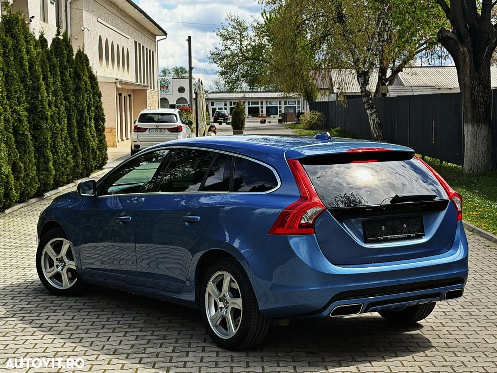 Volvo V60 D4 Geartronic Momentum - 6