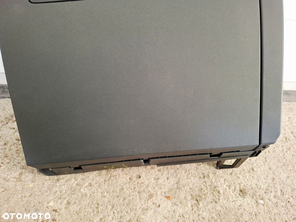 Schowek Pasażera 5C7857097AB 5C7857097 VW Jetta 5C A6 Europa - 4