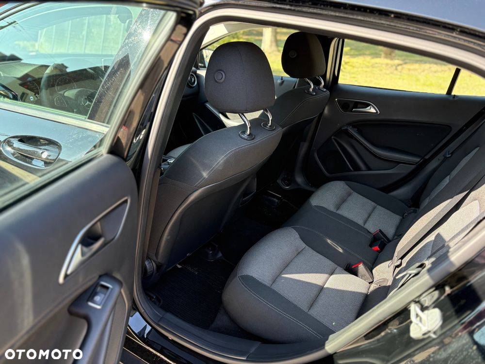 Mercedes-Benz GLA - 15
