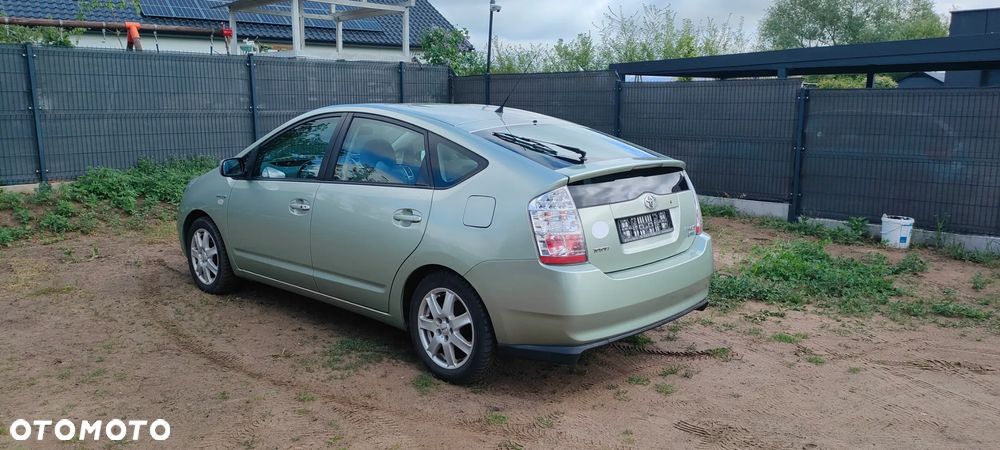 Toyota Prius - 3