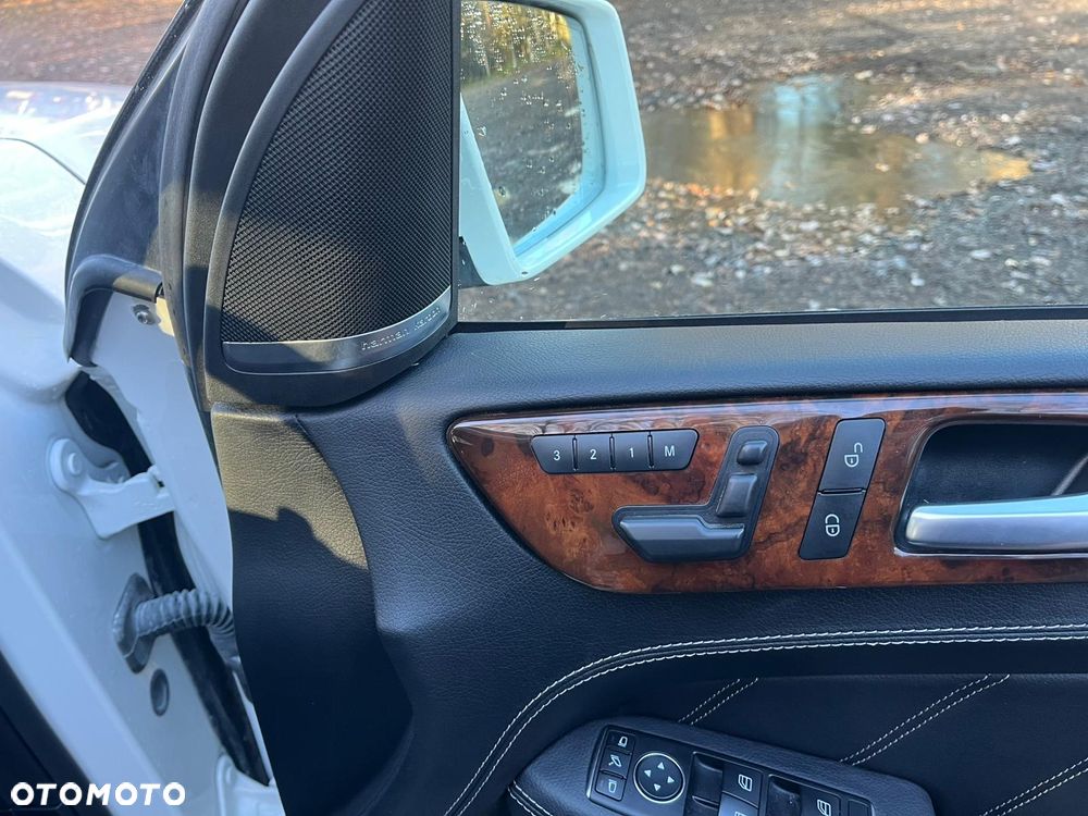 Mercedes-Benz ML 63 AMG 4Matic AMG SPEEDSHIFT 7G-TRONIC - 23