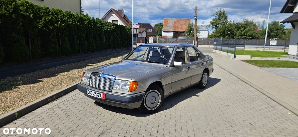 Mercedes-Benz W124 (1984-1993) - 1