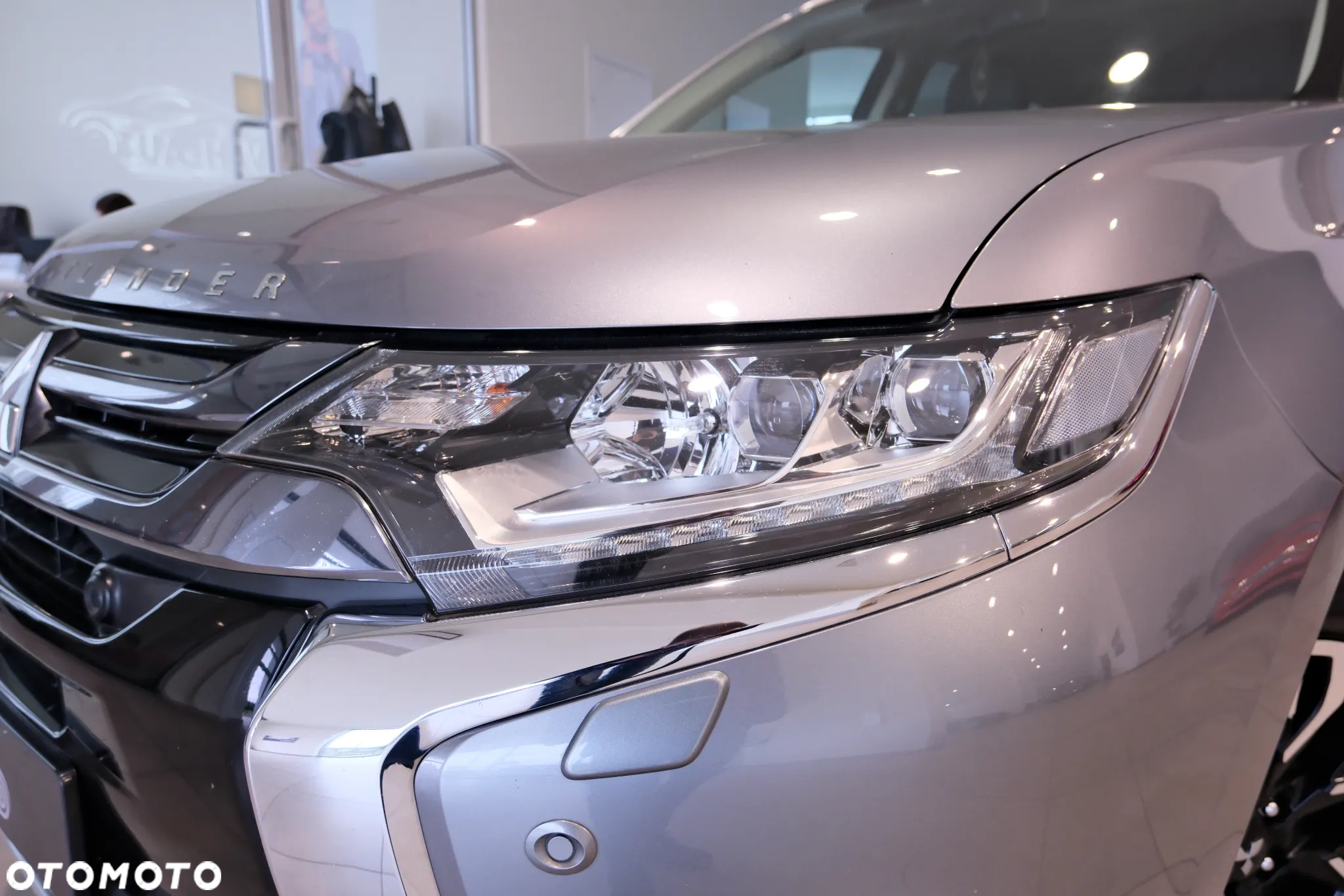 Mitsubishi Outlander 2.0 4WD Plug-In Hybrid - 21