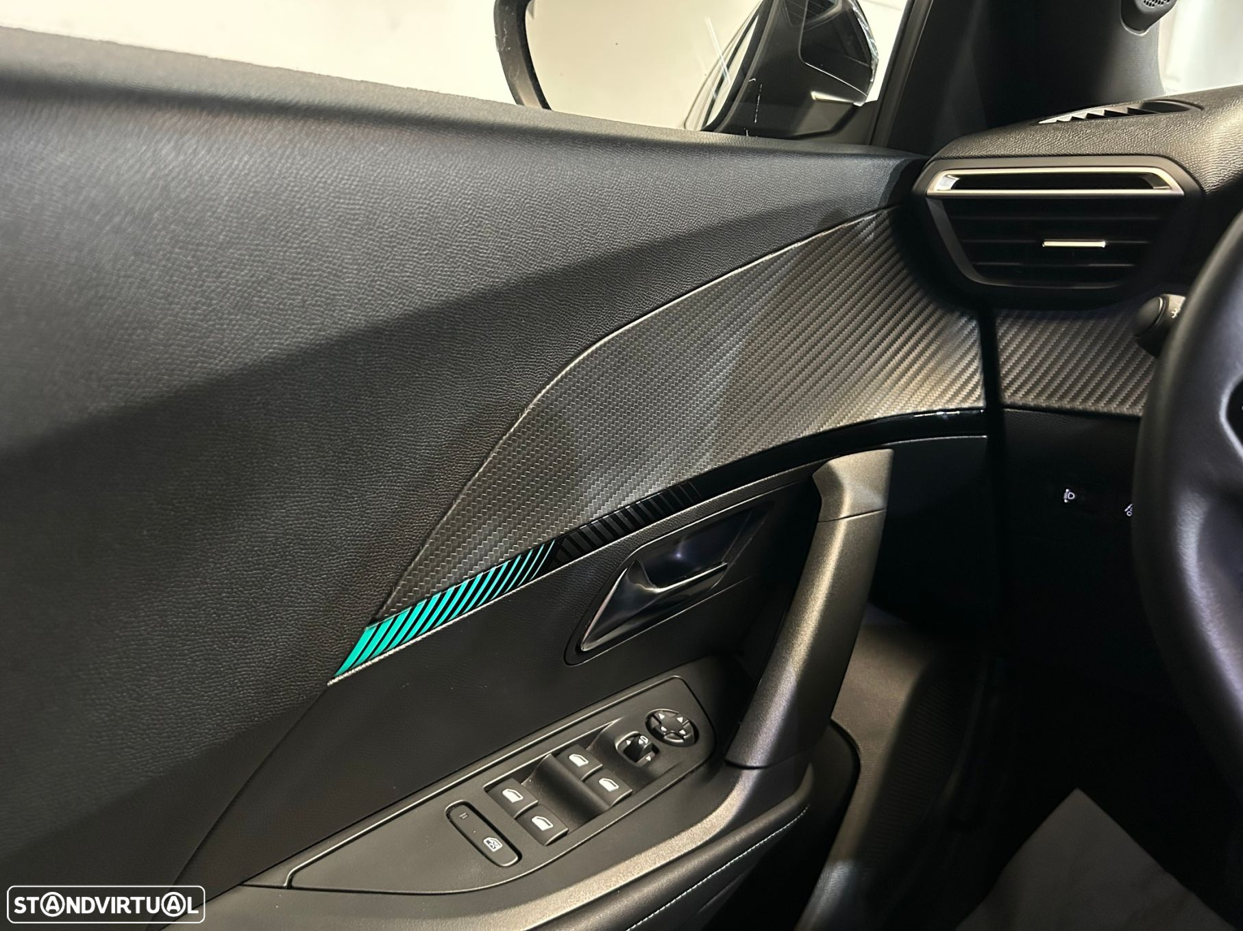 Peugeot 2008 1.2 PureTech Allure Pack - 39