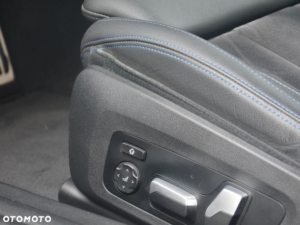 BMW Seria 3 330d Touring M Sport - 14