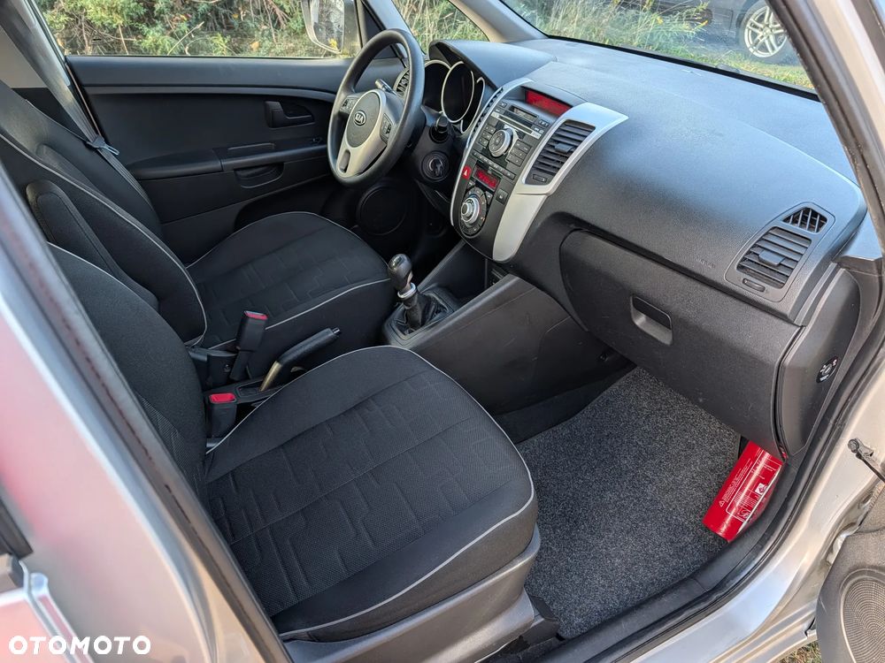 Kia Venga - 8