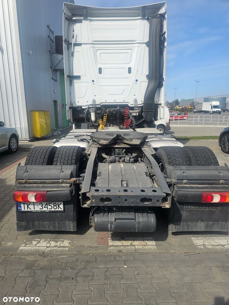 Mercedes-Benz Actros - 4