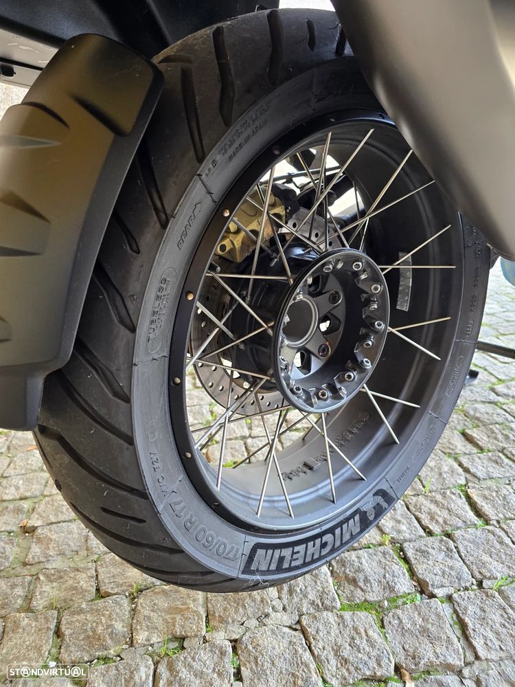 BMW R 1250 GS HP AKRAPOVIC - 14
