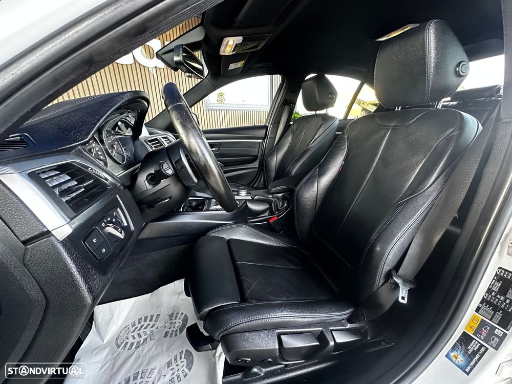 BMW 330 e iPerformance Pack M - 18