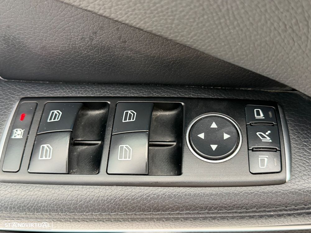 Mercedes-Benz E 220 CDi Avantgarde BE Auto.140g - 24