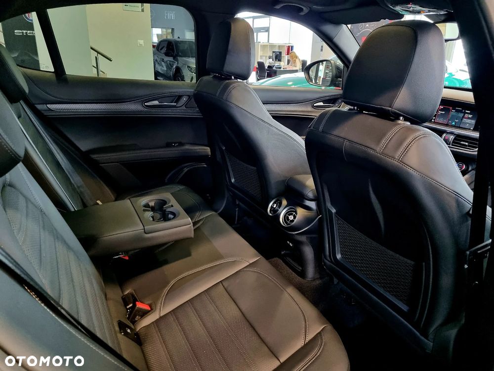 Alfa Romeo Stelvio - 19