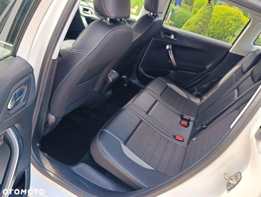 Peugeot 2008 1.6 BlueHDi Allure - 11