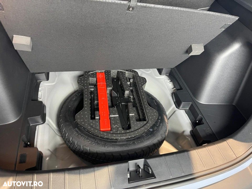 Geely Coolray - 10