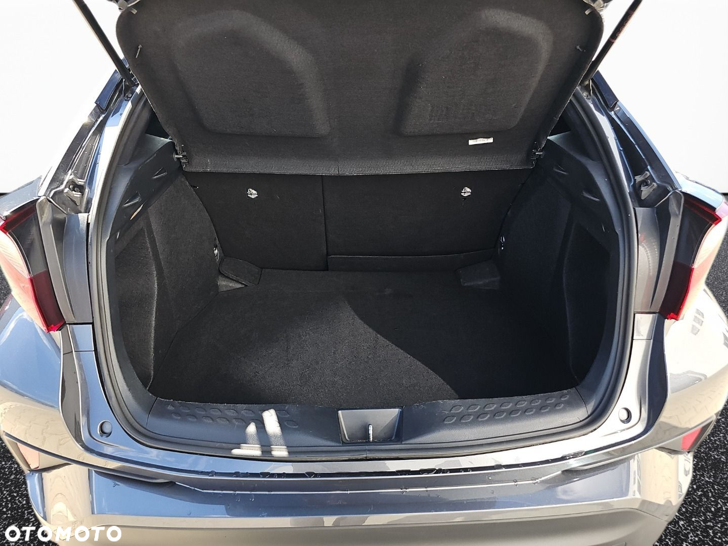 Toyota C-HR - 11