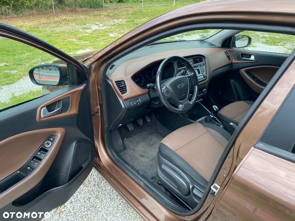 Hyundai i20 1.4 YES Gold - 21