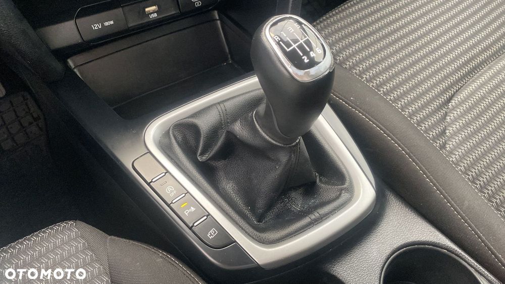 Kia Ceed 1.5 T-GDI M - 19