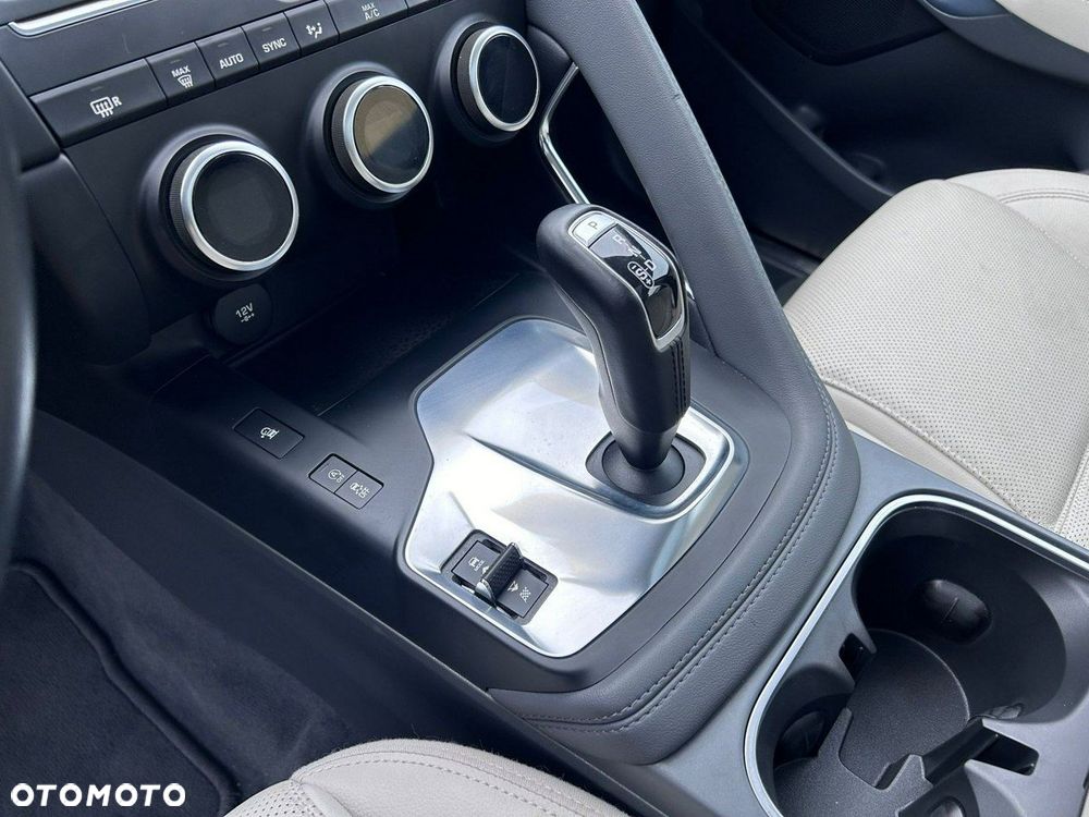 Jaguar E-Pace P250 AWD - 16