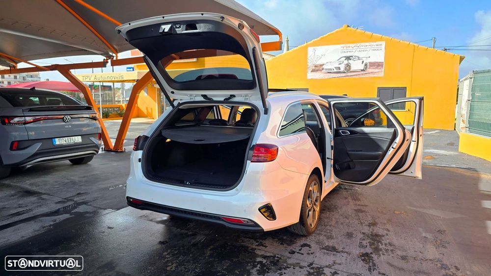 Kia Ceed SW 1.6 CRDi MHEV Drive+SRF - 21