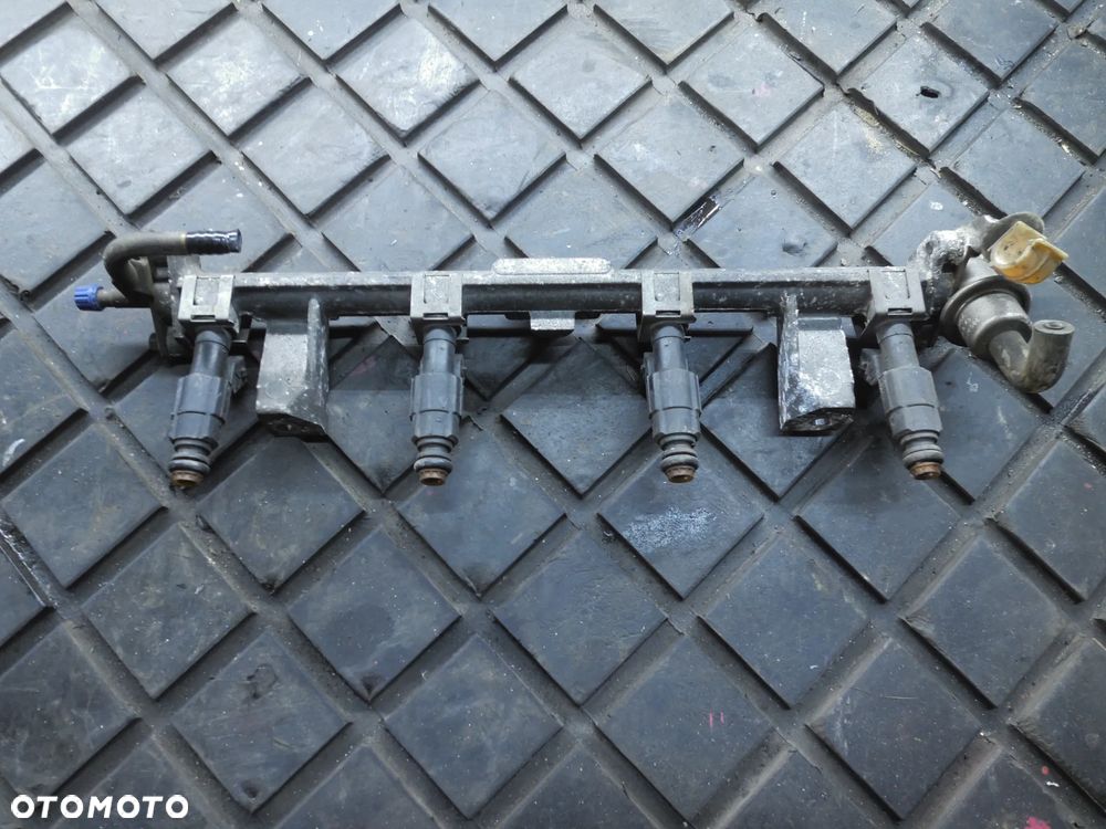 LISTWA WTRYSKOWA WTRYSKI FORD FOCUS MK1 1.8 16V 0280155819 POSIADAM 4 KOMPLETY - 1