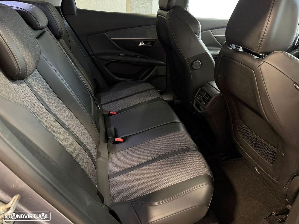 Peugeot 3008 1.2 PureTech Allure EAT8 - 22