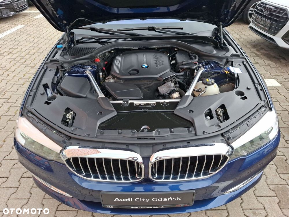 BMW Seria 5 520d xDrive Luxury Line sport - 12
