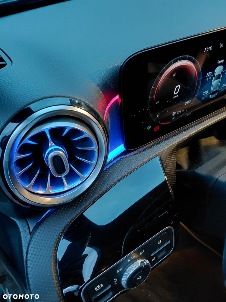 Mercedes-Benz Klasa A 200 AMG Line 7G-DCT - 30