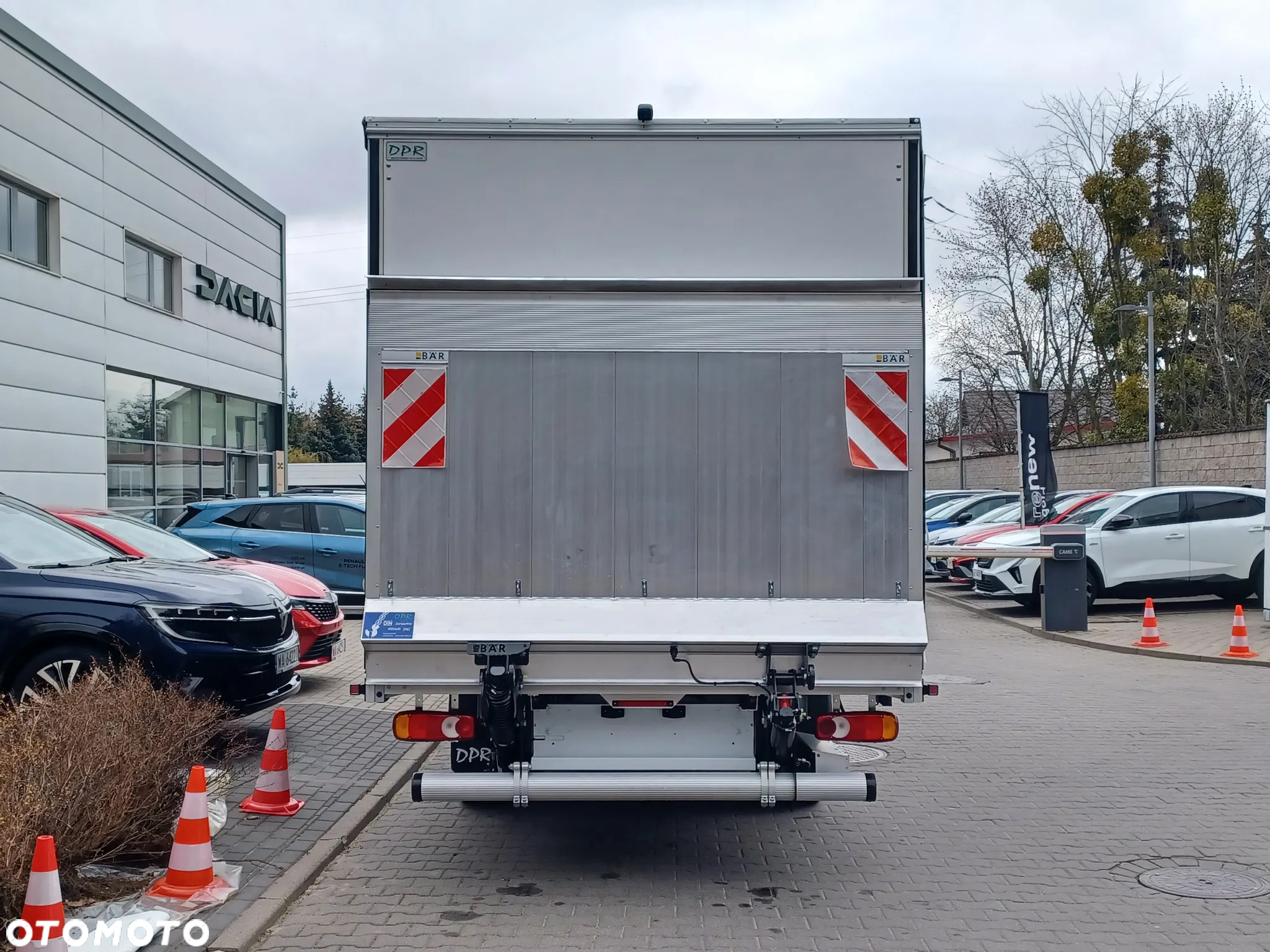 Renault Master skrzynia z windą - 8