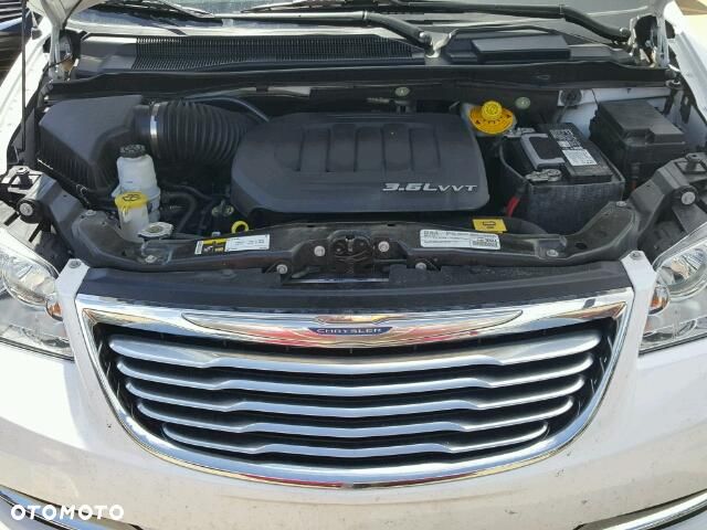 Chrysler Town & Country 2016