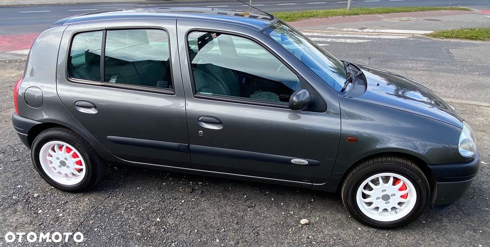 Renault Clio - 2