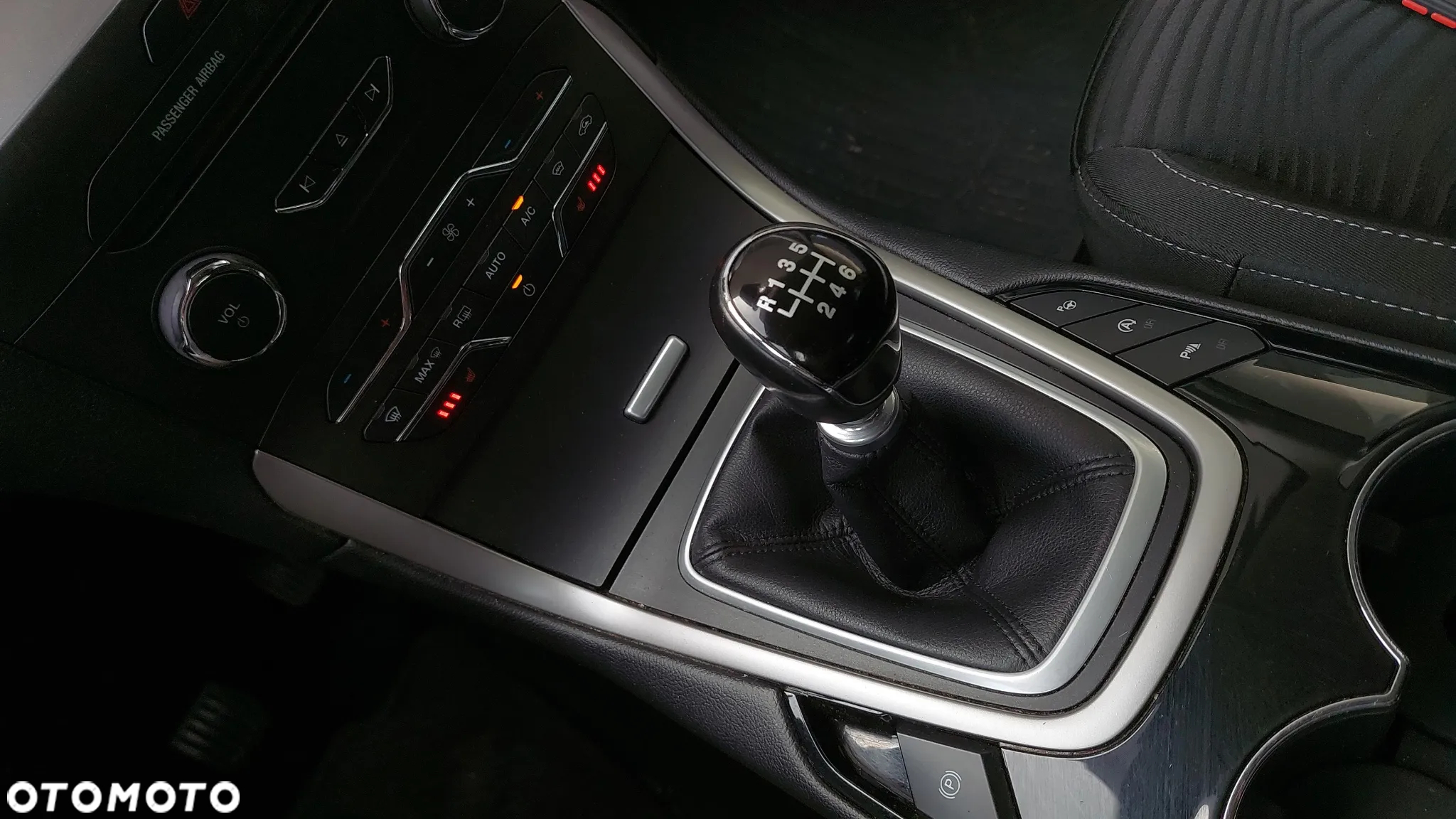 Ford S-Max - 25