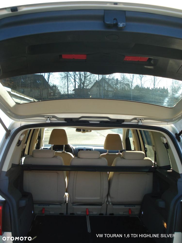 Volkswagen Touran 1.6 TDI DPF BlueMotion Technology DSG Highline - 8