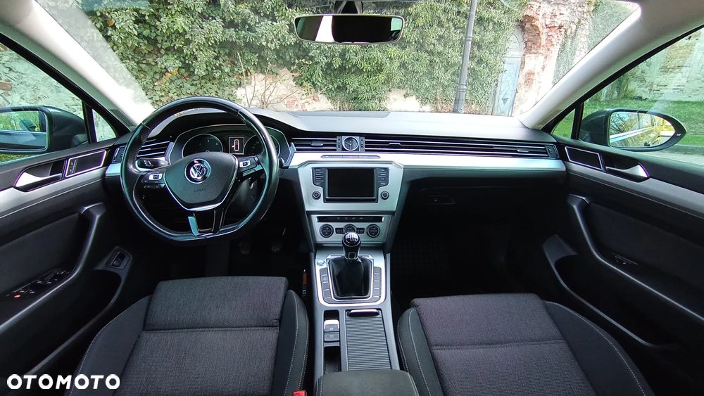 Volkswagen Passat 1.6 TDI (BlueMotion Technology) Trendline - 10