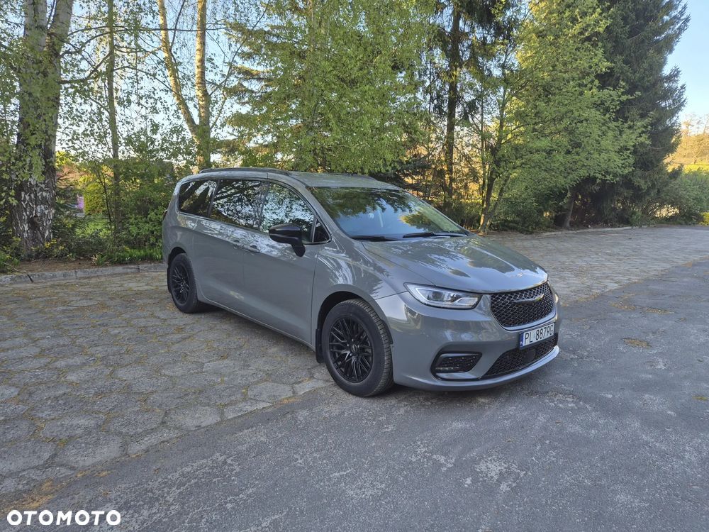 Chrysler Pacifica - 1