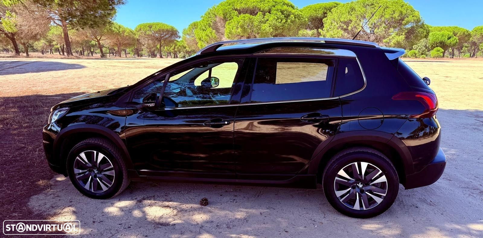 Peugeot 2008 1.2 PureTech Allure - 4