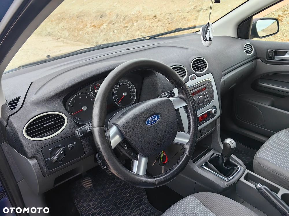 Ford Focus 1.6 Ambiente - 14