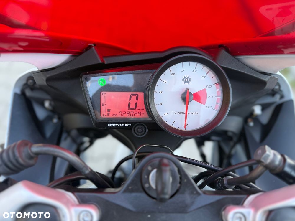 Yamaha YZF - 33