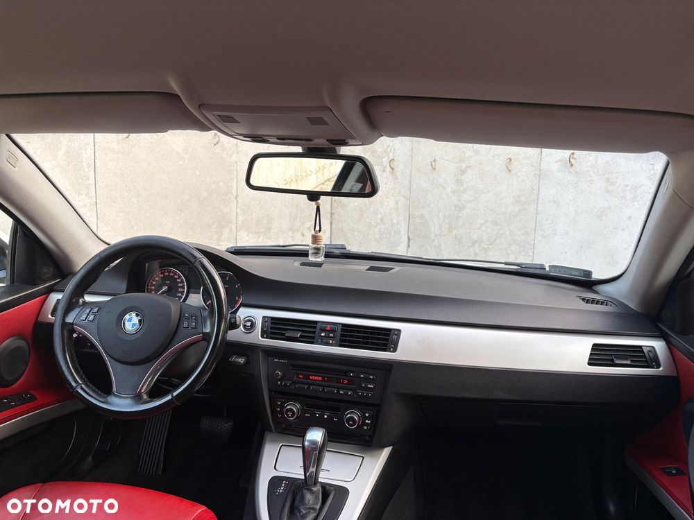 BMW Seria 3 320d DPF M Sport Edition - 9