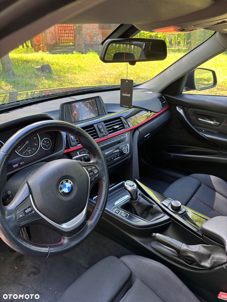 BMW Seria 3 320d Sport Line - 14