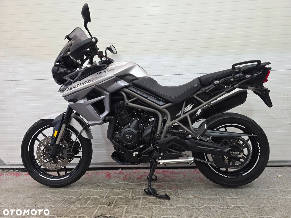 Triumph Tiger - 1